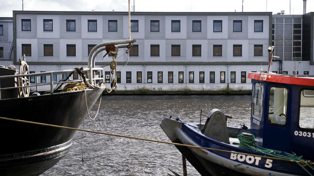Terugkeer van de bajesboot? DJI zoekt plek voor drijvende gevangenis