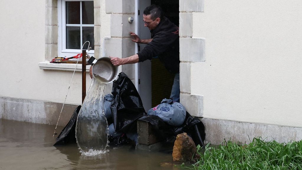Foto: Overstromingen in Frankrijk door extreme regen: 'In dertig jaar niet gezien'