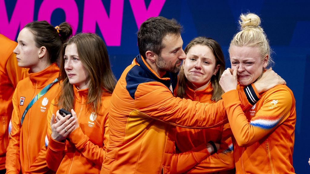 Tranen na nieuwe aflossingsdeceptie, Velzeboer laat zusje niet meer los