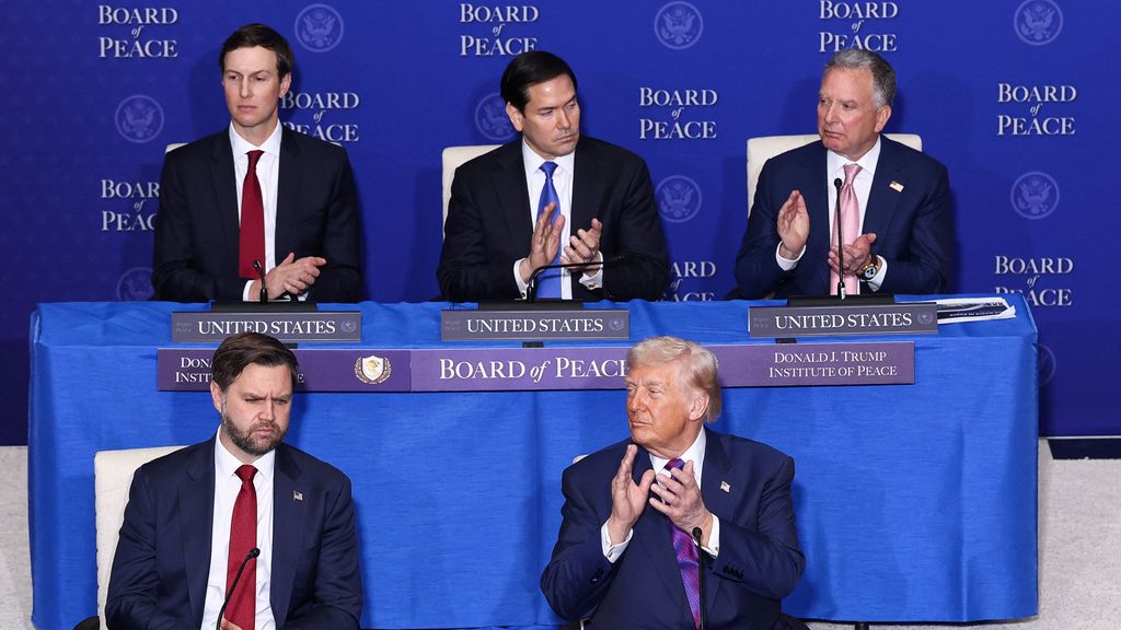 Foto: Eerste zitting Trumps Vredesraad, geld en troepen voor Gaza toegezegd