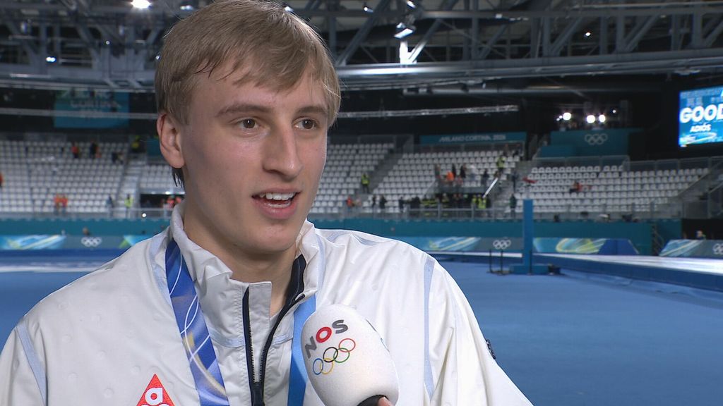 Jordan Stolz Reacts to Defeat in Olympic 1500 Meter Speed Skating