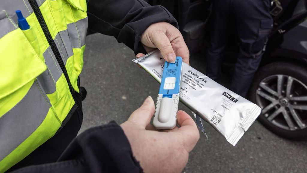 Foto: Hardleerse automobilist in Delft voor 32ste keer betrapt zonder rijbewijs