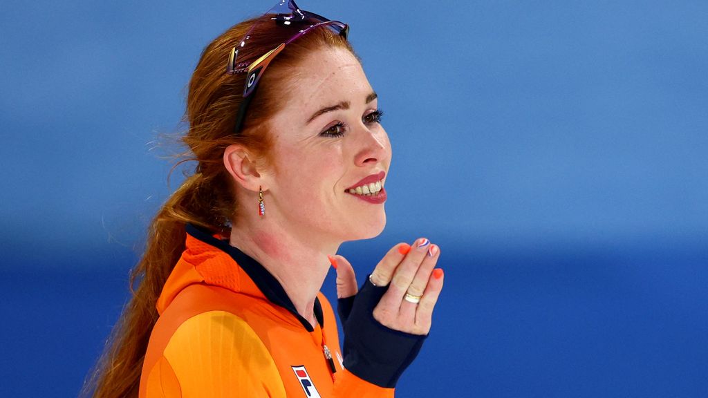 Antoinette Rijpma-de Jong Wins Olympic Gold in 1500 Meters Speed Skating