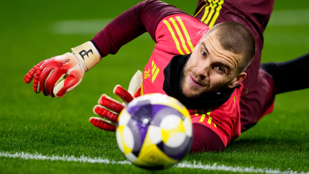Ajax met debuterende keeper Paes begonnen tegen NEC • Nog 0-0 bij NAC-Volendam