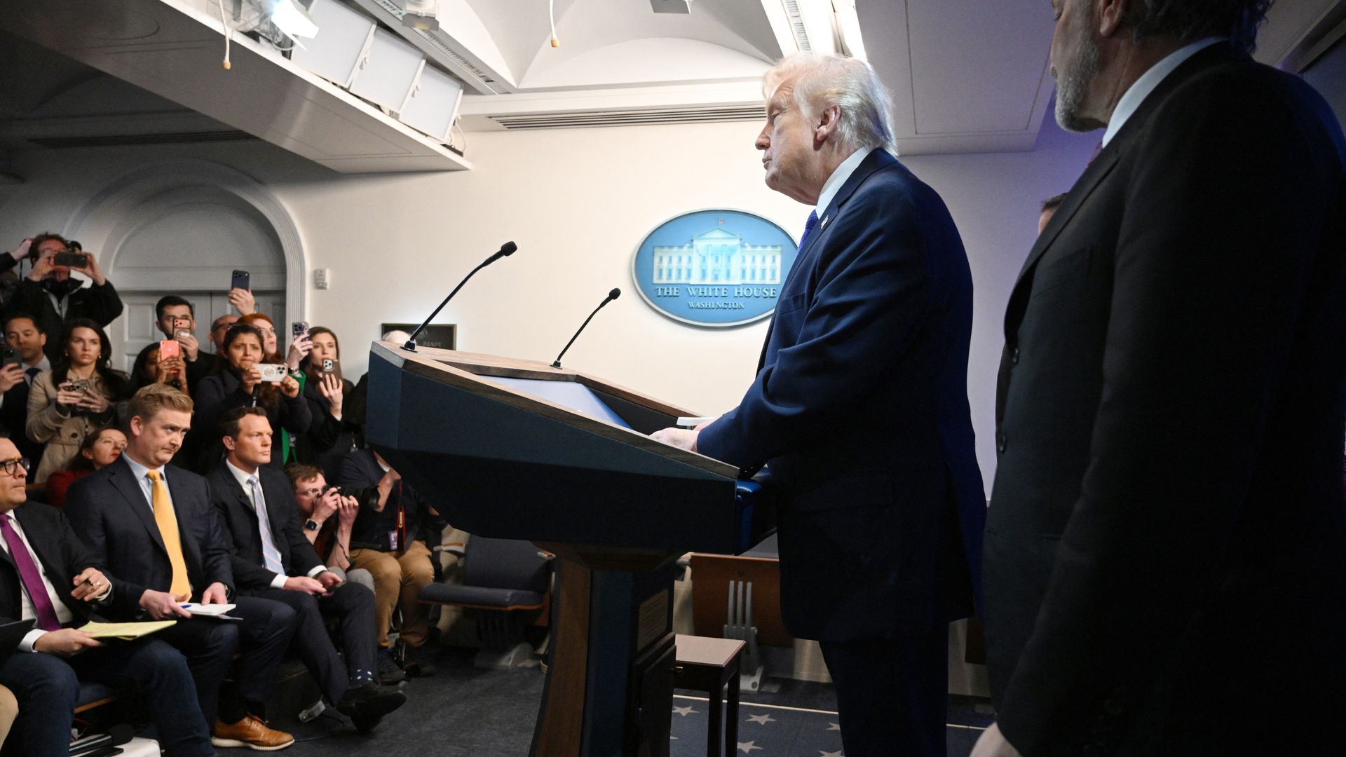 Trump verhoogt wereldwijde nieuwe importheffing naar 15 procent