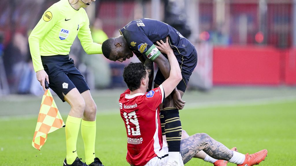 AZ en Sparta houden elkaar in bedwang • Goes valt geblesseerd uit