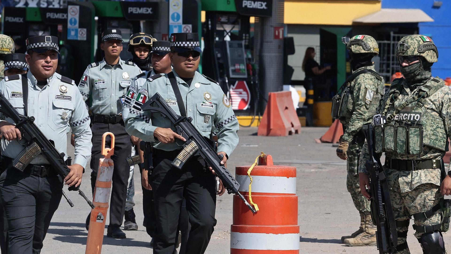 Buitenlandse Zaken tegen Nederlanders na geweld Mexico: blijf binnen