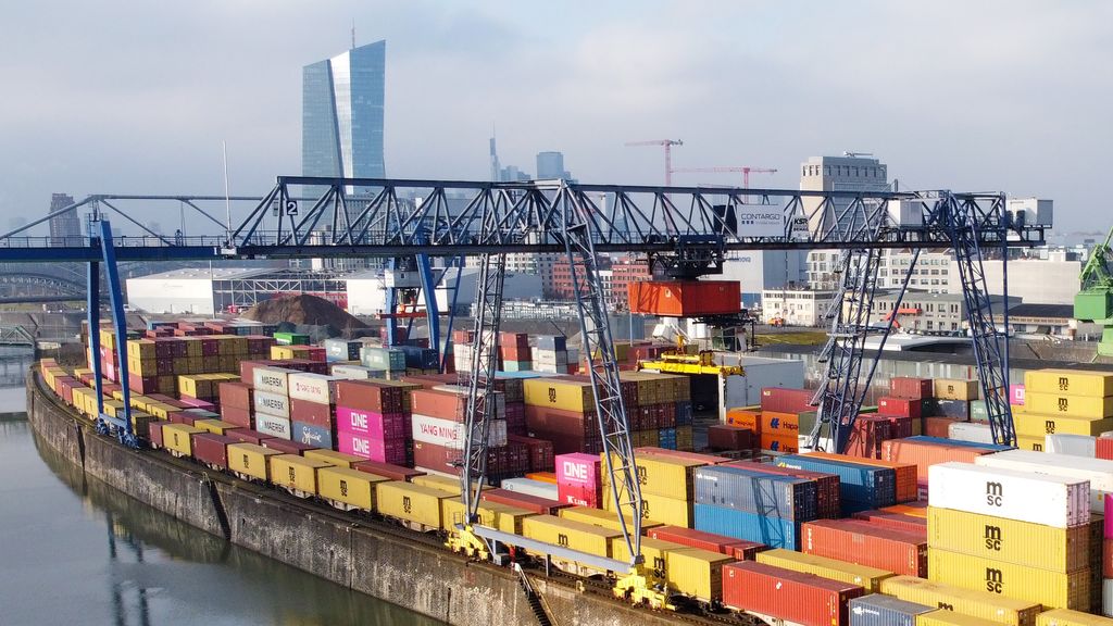 Foto: Europees Parlement stelt stemming over handelsakkoord met VS uit