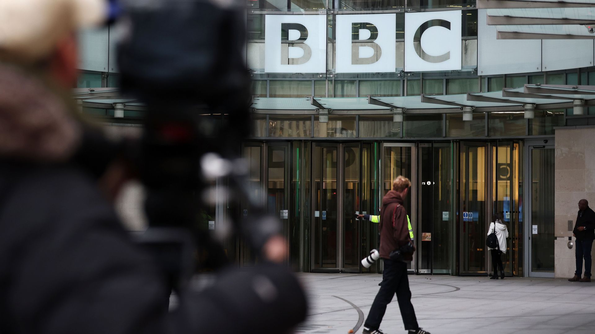 BBC biedt excuses aan voor niet censureren n-woord tijdens uitzending Bafta's