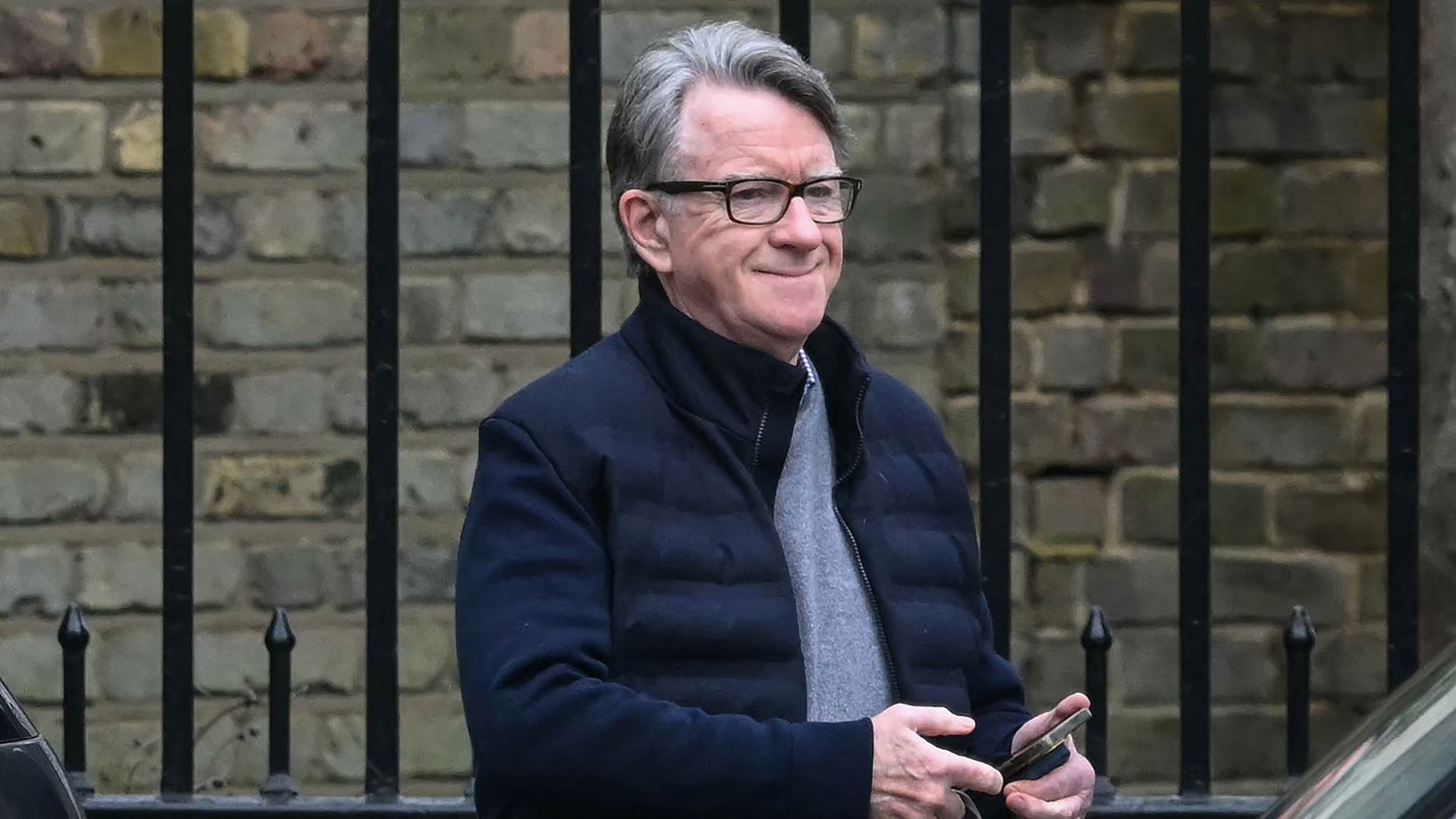 Oud-ambassadeur Mandelson op borgtocht vrijgelaten