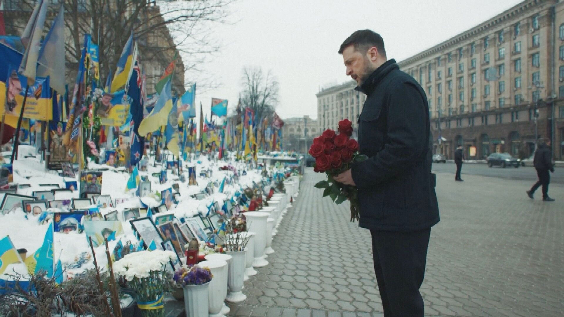 Zelensky: na vier jaar oorlog niet de offers verkwanselen