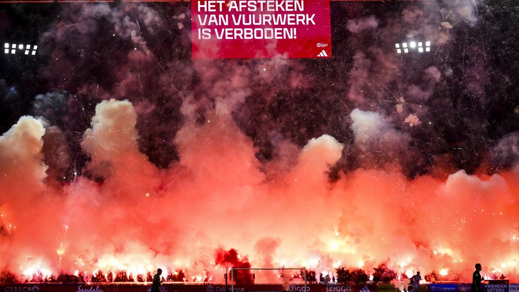 Ajax moet vakken F-side leeg houden tegen Sparta na vuurwerkactie