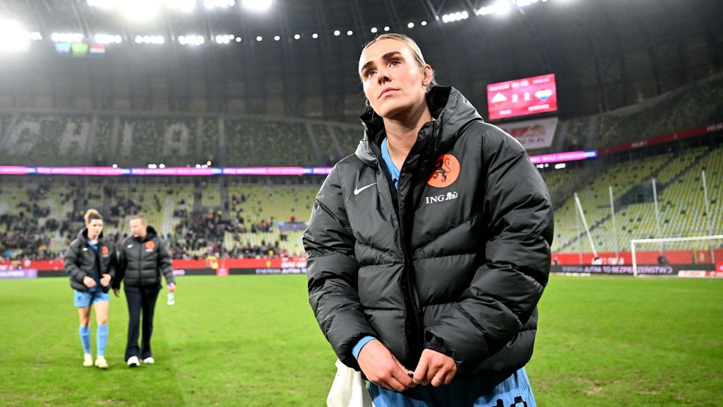 Onzekere defensie en slordig middenveld bij Oranjevrouwen; de lessen van Polen-uit