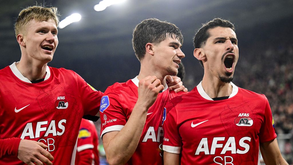 AZ plaatst zich voor bekerfinale dankzij twee eigen doelpunten Telstar
