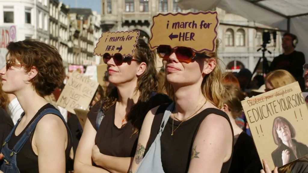 Live: loop mee met de Feminist March in Amsterdam
