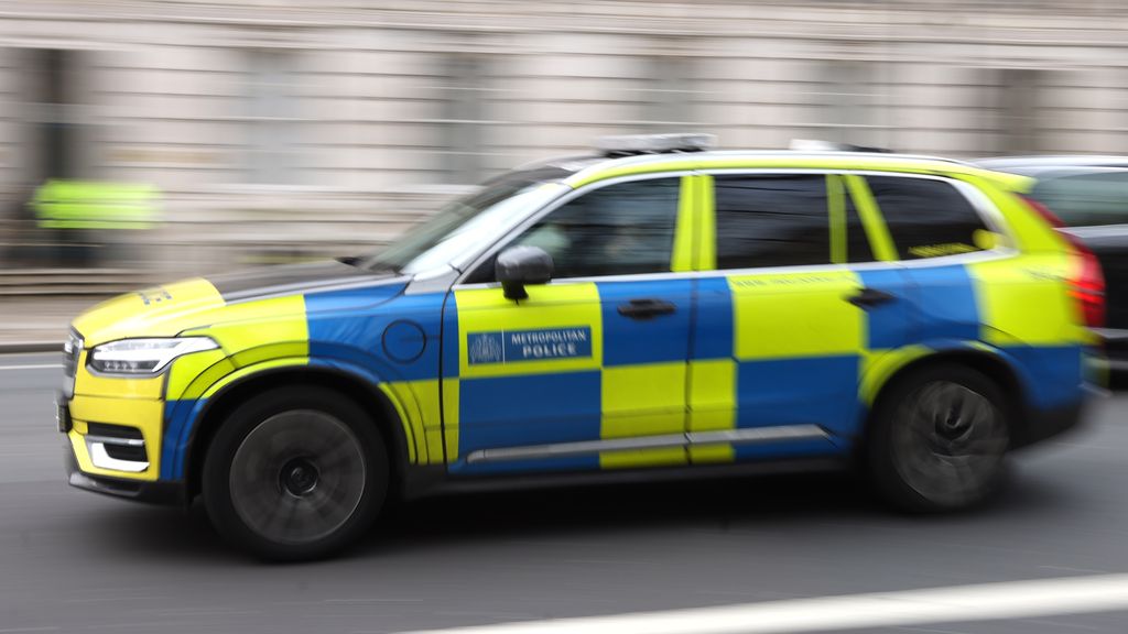 Foto: Britse politie pakt vier mannen op voor hulp aan geheime dienst Iran