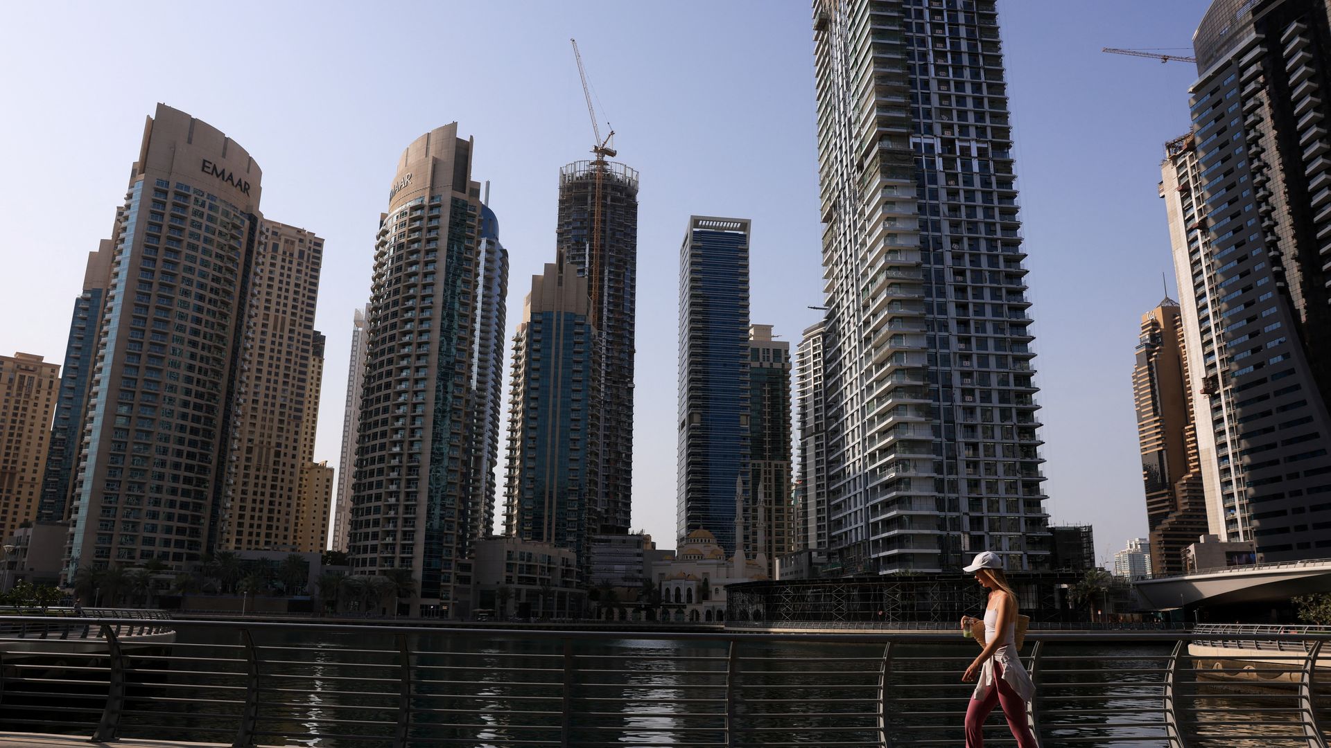 KLM vliegt tot en met dinsdag niet naar Dubai, Riyad en Dammam • Trump wil onvoorwaardelijke overgave Iran