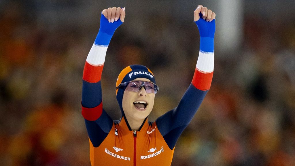 Kok Wins All Distances at World Sprint Championships to Claim Gold with Dutch Podium Sweep