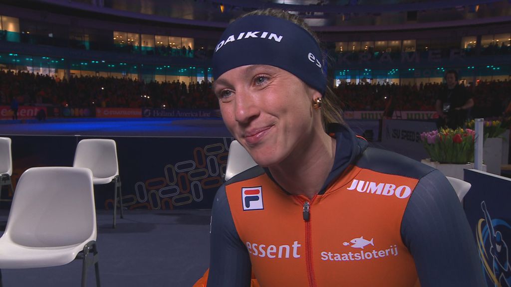 Suzanne Schulting Wins Silver at World Sprint Speed Skating Championships