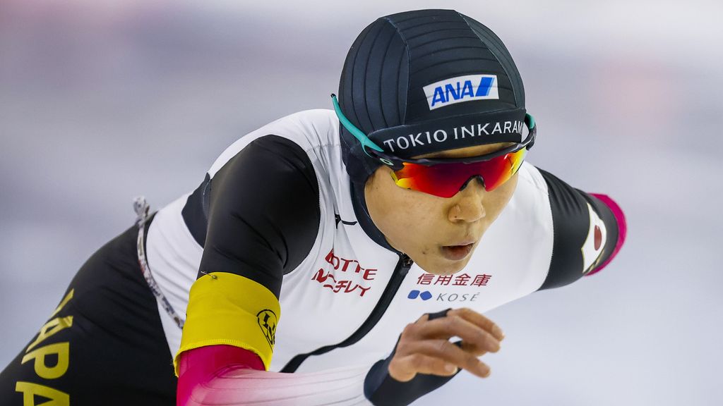 Miho Takagi Leads After 500m at World Allround Speed Skating Championships in Heerenveen