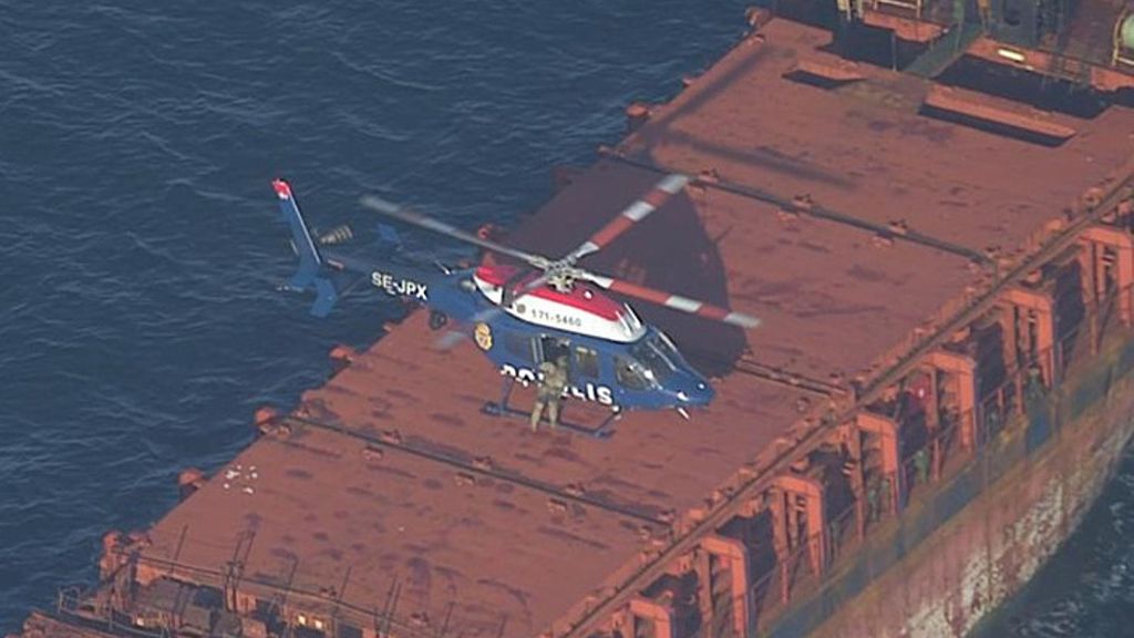 Foto: Zweden entert schip, vermoedelijk van de Russische schaduwvloot