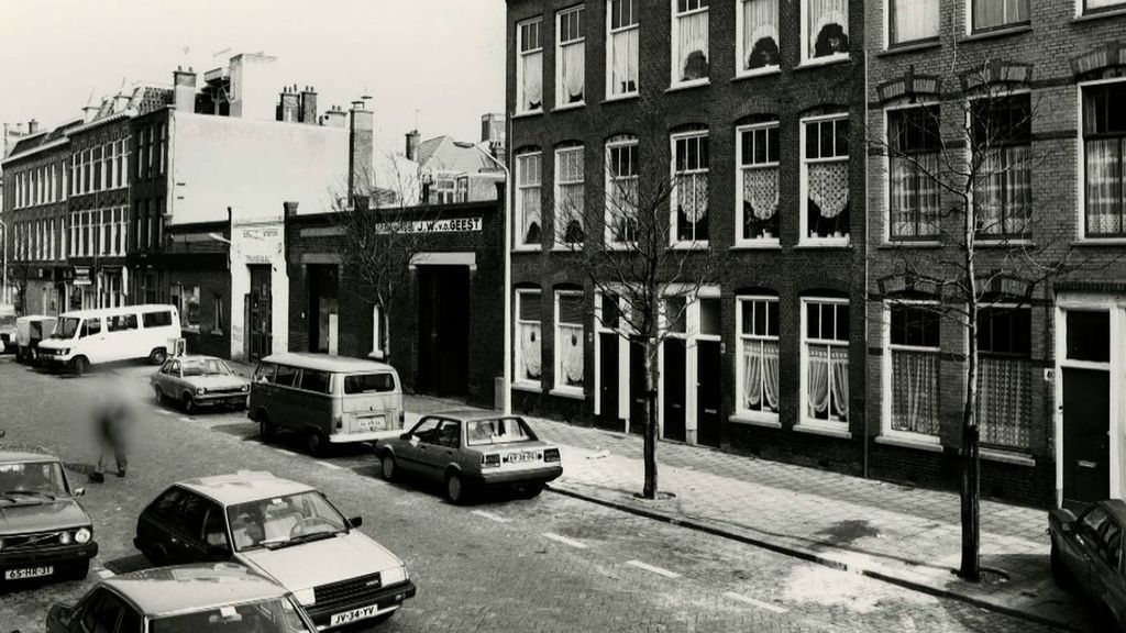 Foto: Verdachte van 34 jaar oude moord in Den Haag onverwacht vrijgelaten