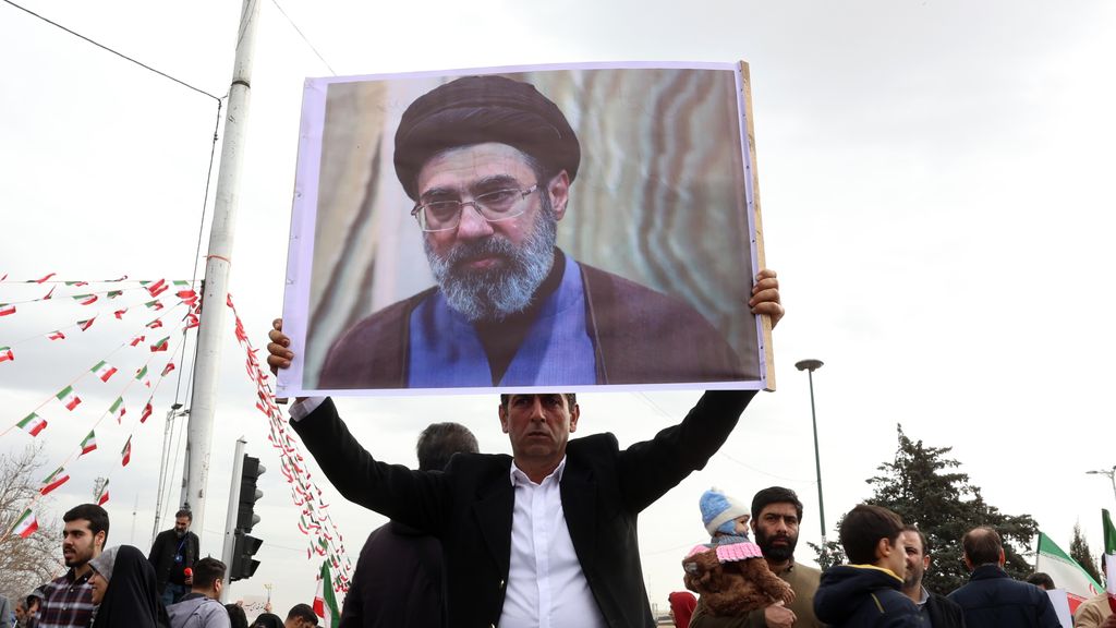 Foto: Iraanse staatsmedia: Mojtaba Khamenei benoemd tot opvolger vader