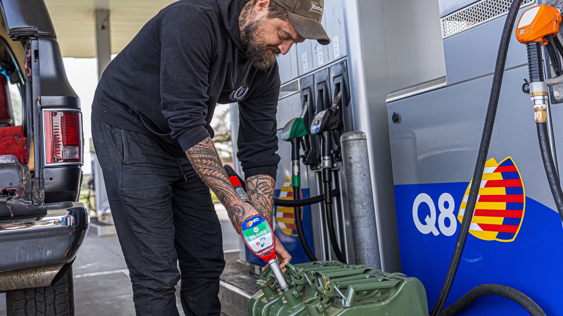 Wereldwijde oliepaniek kent verliezers én winnaars