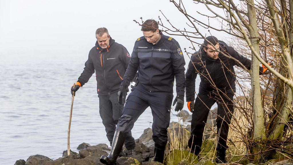 Foto: Nog een voet gevonden in rivier bij Dordrecht, blijkt van vermiste vrouw
