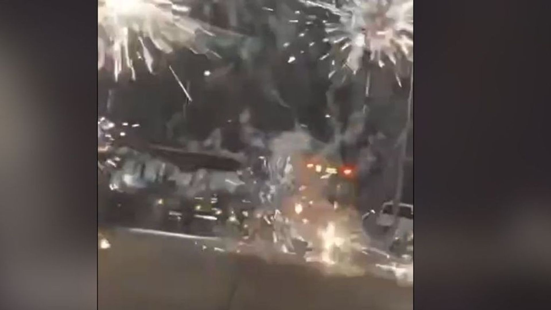 Bekogelde bus Utrecht door politie ingezet 'als een soort blokkade'