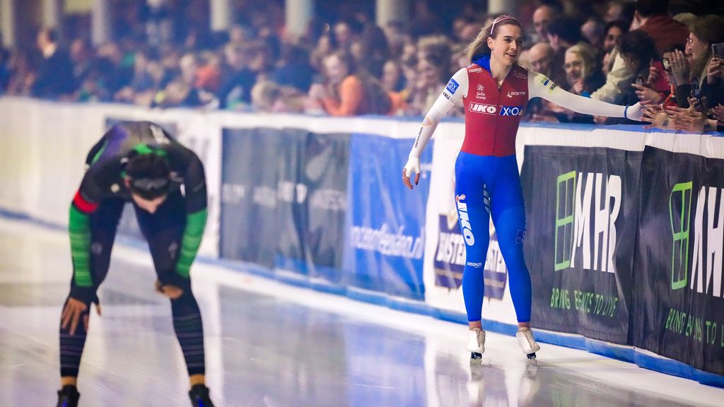 Beune klopt De Boo op laatste rechte stuk van ludiek duel op 3.000 meter