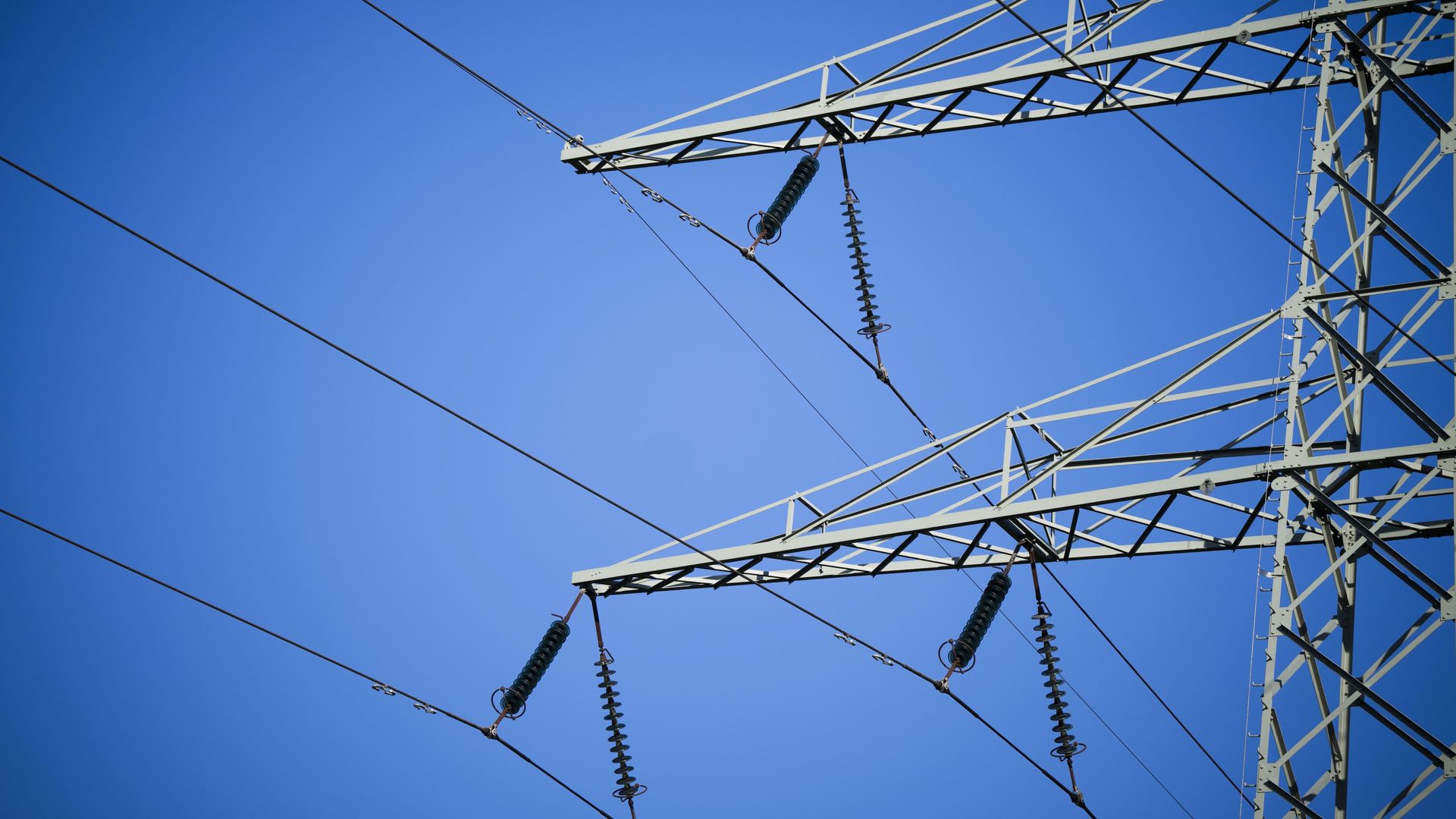 Kabinet denkt aan crisismaatregelen om aansluitstop stroomnet te voorkomen