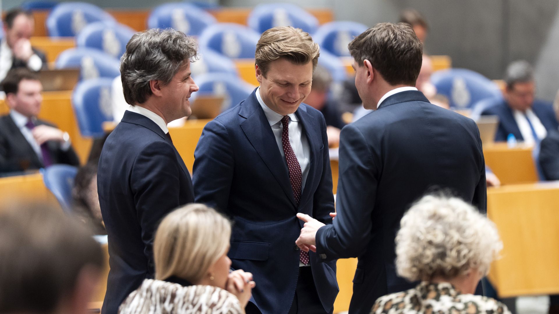 Regeringspartijen tegen winnende lokale anti-azc-partijen: spreidingswet blijft