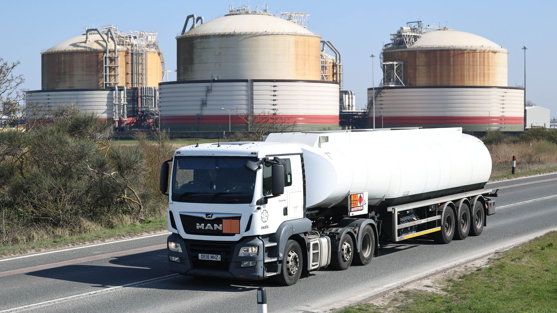 IEA waarschuwt voor grootste energiecrisis ooit: werk thuis en reis met ov 