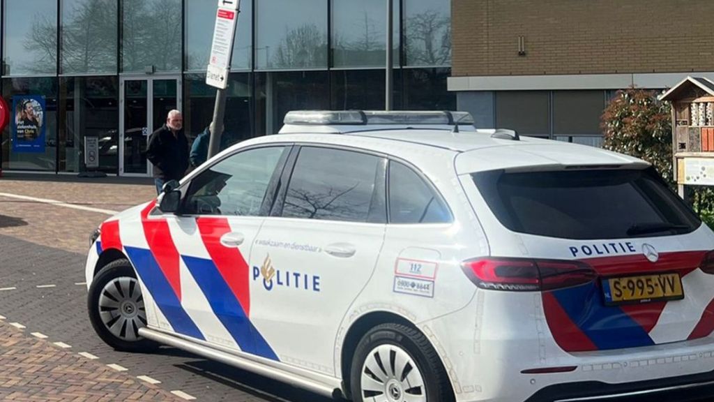 Foto: Klopjacht op man met vuurwapen die ontsnapte bij ziekenhuisbezoek in Utrecht 
