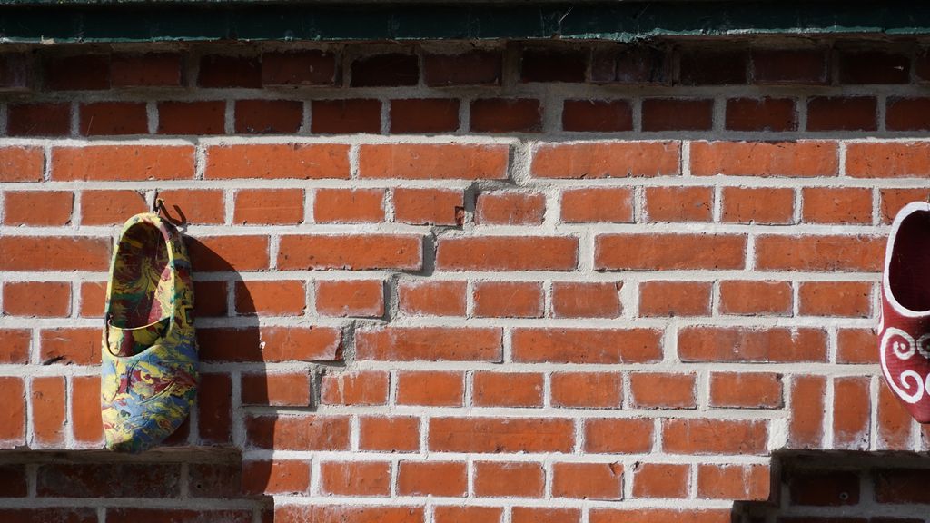 Meer schademeldingen na aardbeving bij Eleveld, 24 acute situaties Meer schademeldingen na aardbeving bij Eleveld, 24 acute situaties