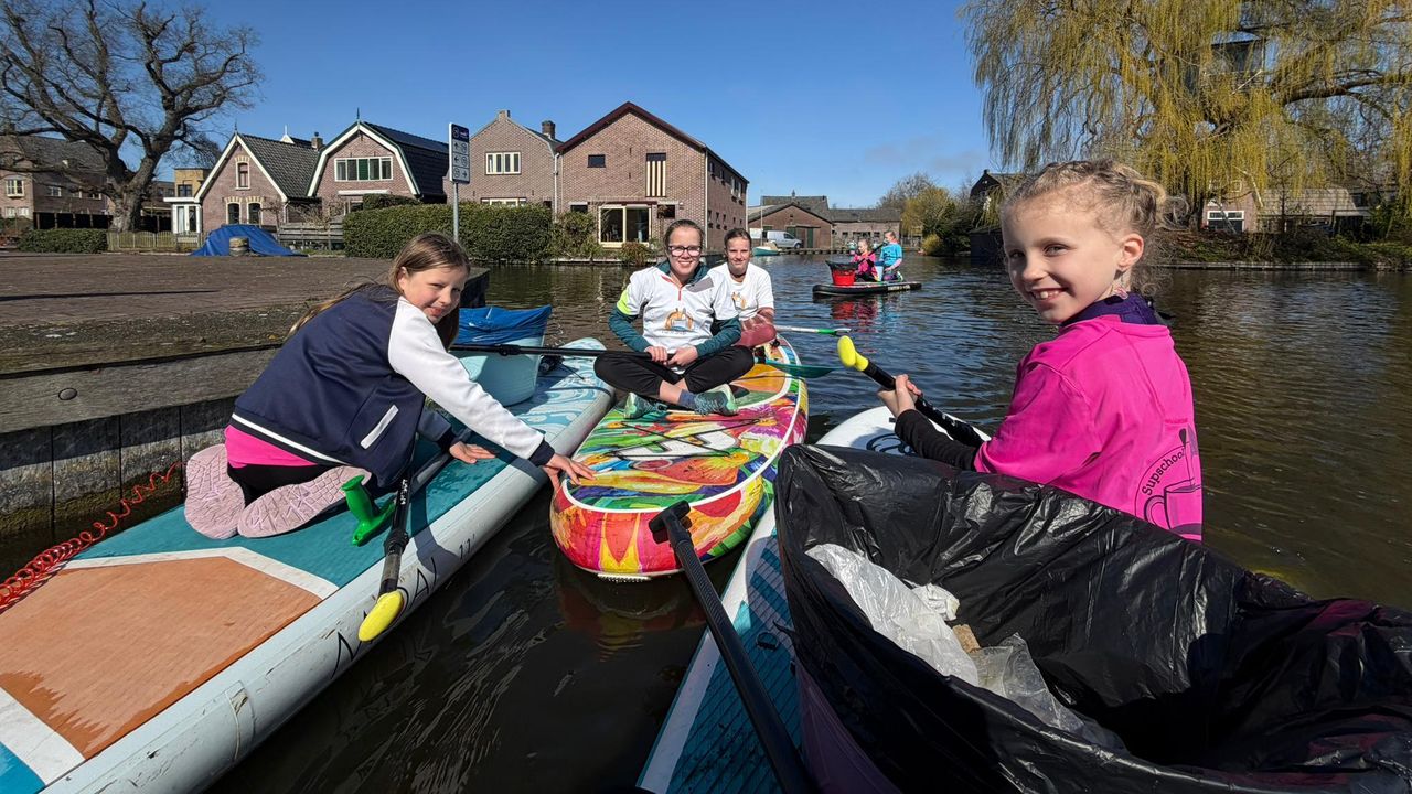 Kinderen maken suppend schoon: 'Je helpt de natuur'
