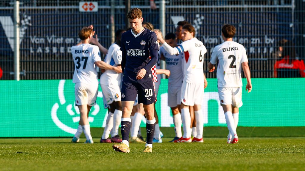 Telstar toch weer op voorsprong tegen tien PSV'ers • Groningen loopt uit naar 2-0