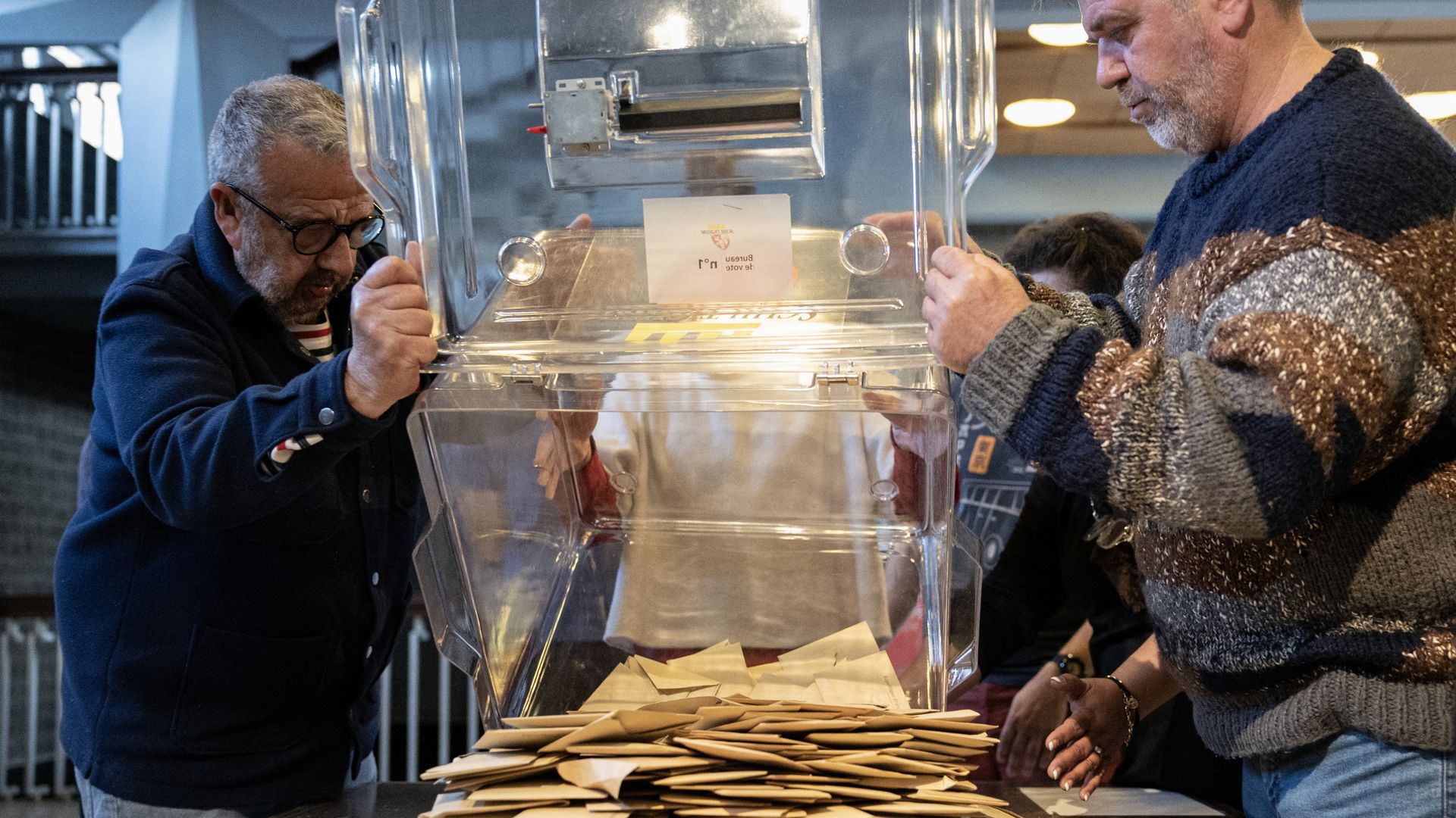 Parijs blijft links, radicaal-rechts grijpt mis in grote steden Frankrijk