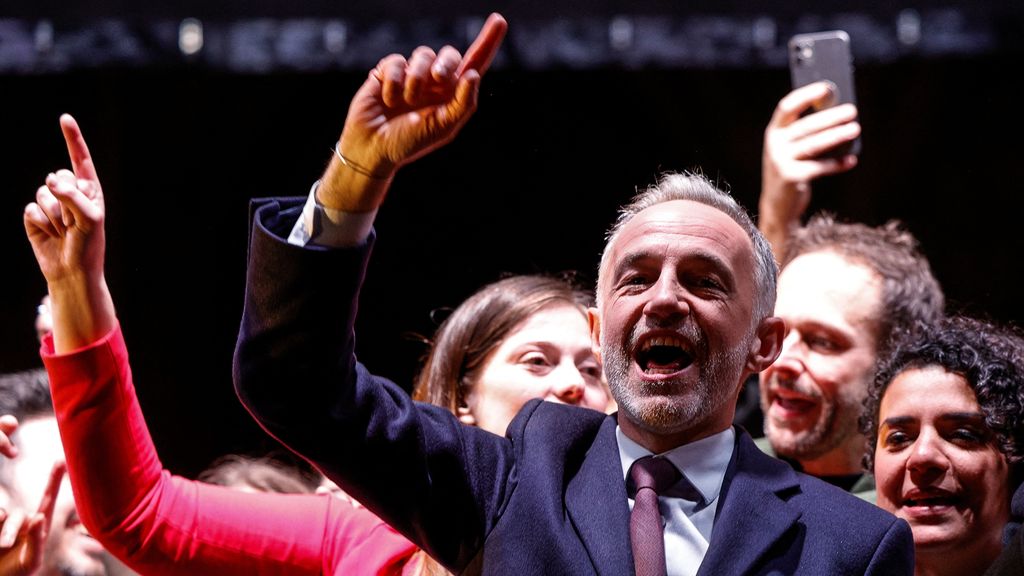 Foto: Parijs blijft links, radicaal-rechts grijpt mis in grote steden Frankrijk