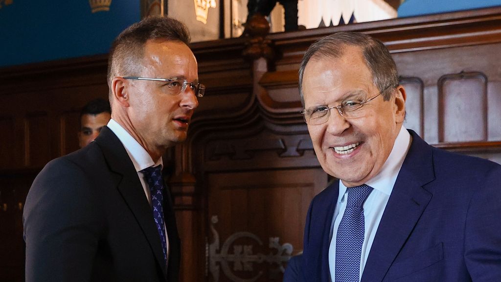 Foto: Nieuwe claims over contacten met Moskou zet Hongaarse campagne op scherp