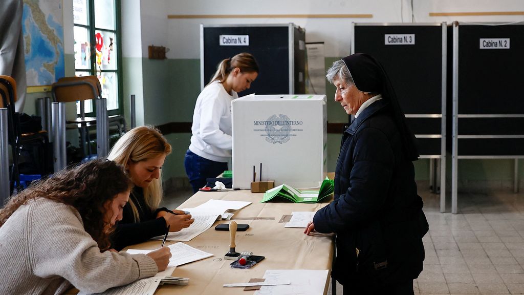Foto: Italianen stemmen in referendum tegen hervorming rechtssysteem, Meloni erkent verlies