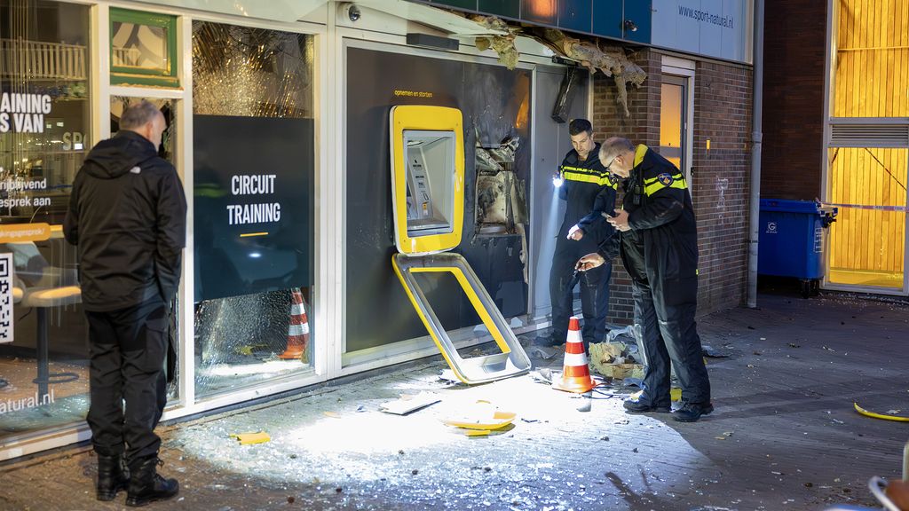 Foto: Opnieuw twee plofkraken, deze keer in Badhoevedorp en Landsmeer