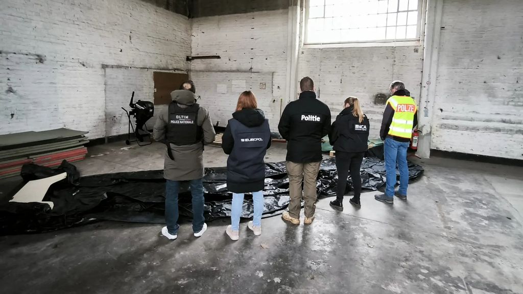 Crimineel netwerk achter Europese mensensmokkel opgerold, 21 arrestaties
