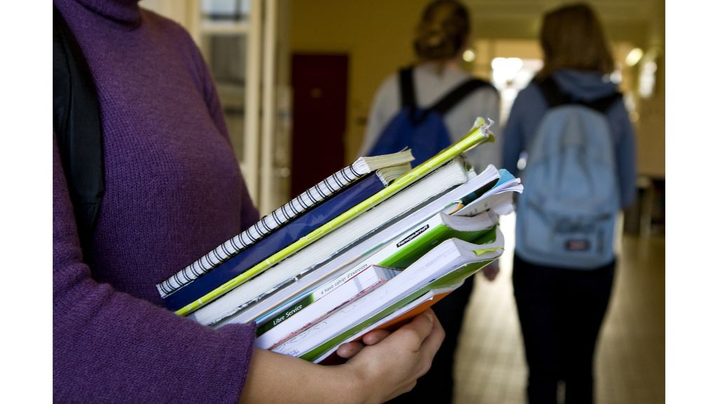 Scholen zijn dure wegwerpboeken zat en kiezen massaal voor nieuwe uitgever Scholen zijn dure wegwerpboeken zat en kiezen massaal voor nieuwe uitgever
