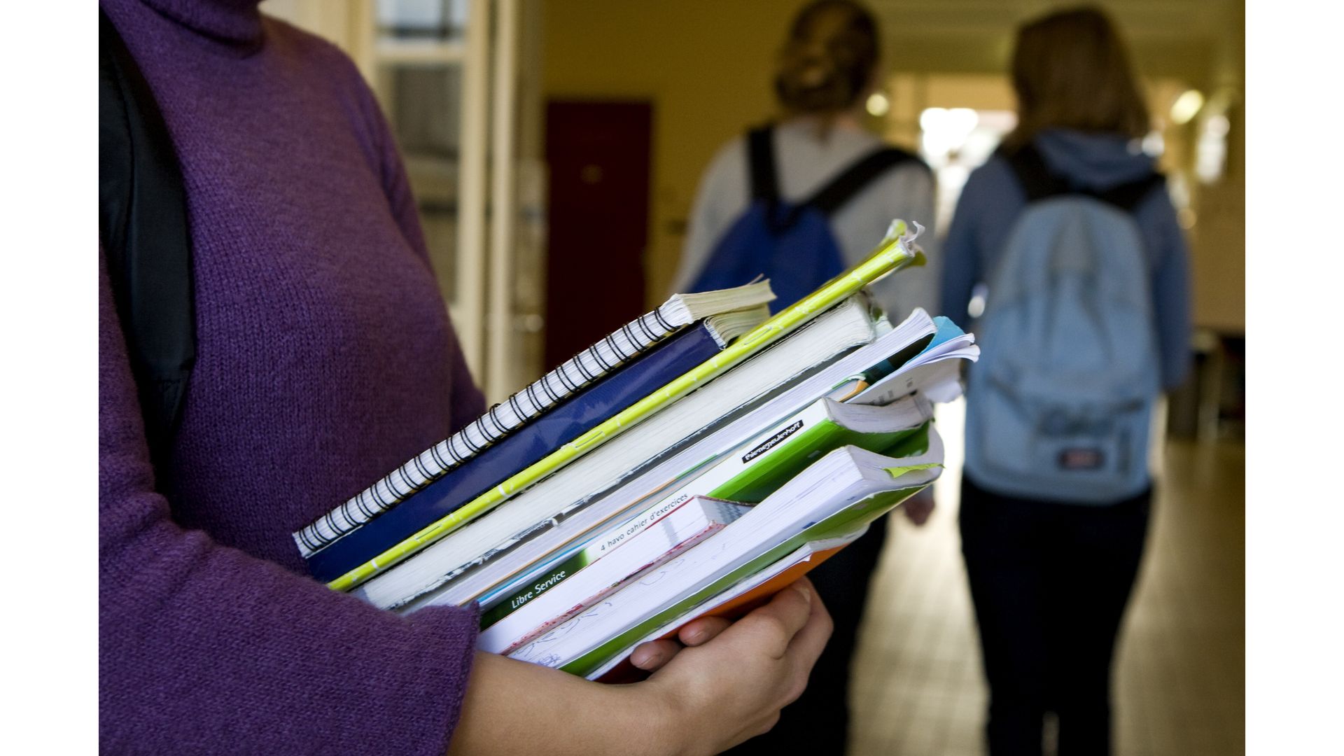 Scholen zijn dure wegwerpboeken zat en kiezen massaal voor nieuwe uitgever