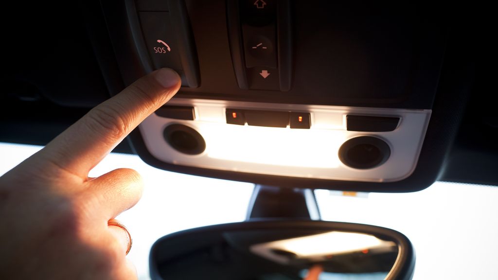 Foto: Duizenden belletjes naar 112 onbedoeld of zonder spoed, groot deel vanuit auto