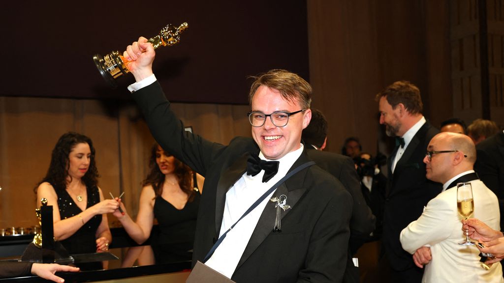 Rusland merkt Oscar-winnende documentairemaker aan als ‘buitenlandse agent’ Rusland merkt Oscar-winnende documentairemaker aan als ‘buitenlandse agent’