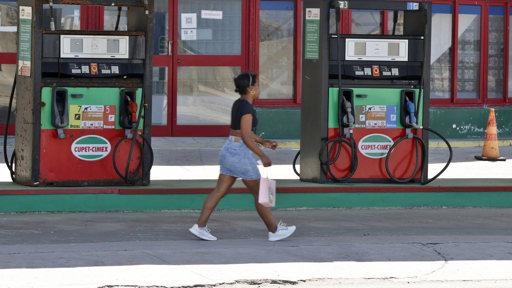 Foto: Amerika laat Russische olietanker ondanks embargo naar Cuba varen