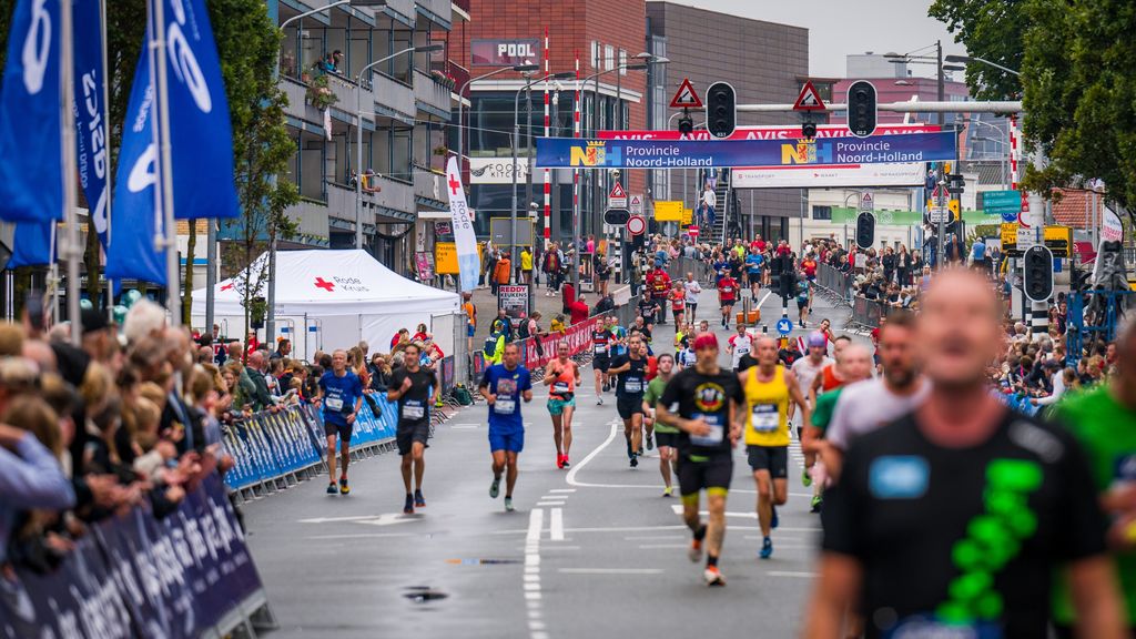 Foto: Hardloopevenementen kunnen meer doen bij hitteberoertes, zeggen experts